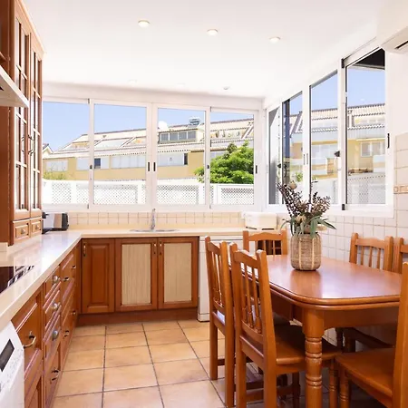 Design House 150m From Vistas Playa de las Americas (Tenerife)